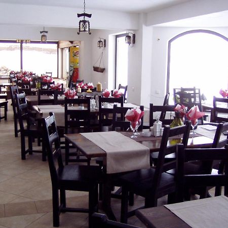 Taverna Pietrei Craiului Zarnesti Ngoại thất bức ảnh