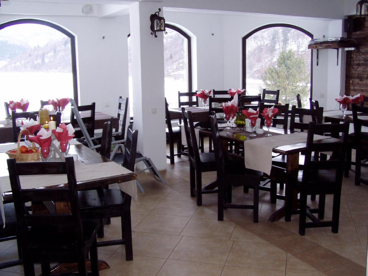Taverna Pietrei Craiului Zarnesti Ngoại thất bức ảnh