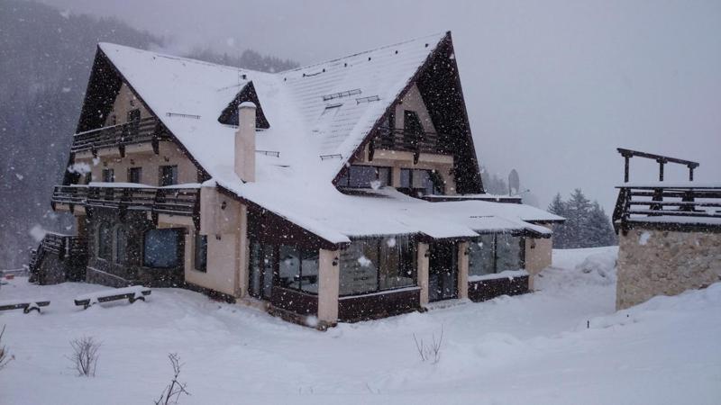 Taverna Pietrei Craiului Zarnesti Ngoại thất bức ảnh