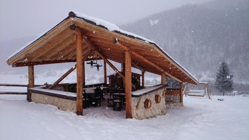 Taverna Pietrei Craiului Zarnesti Ngoại thất bức ảnh